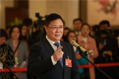全国政协委员王宁利:近视防控关键在“一减一增”