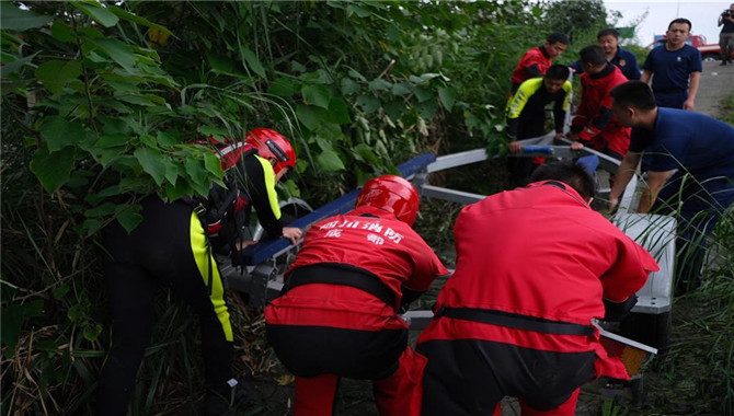 <b>遭遇罕见连续性暴雨 四川全力应对汛情</b>