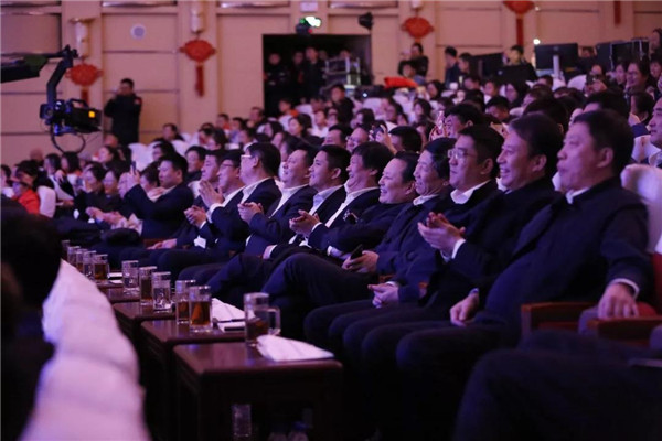 “古韵新声唱大风——2019代雨东诗词朗诵音乐会”在梅河口市举行1 “古韵新声唱大风——2019代雨东诗词朗诵音乐会”在梅河口市举行1