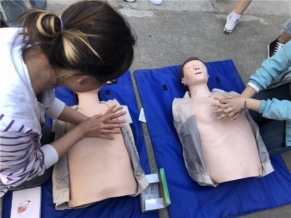 中华女子学院汇佳校区举办首届健康文化节2