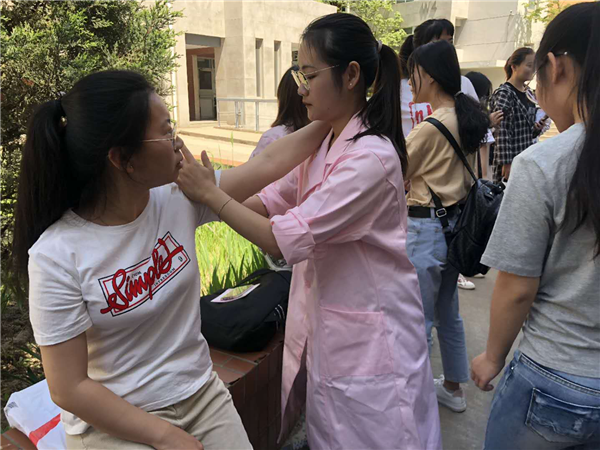中华女子学院汇佳校区举办首届健康文化节1